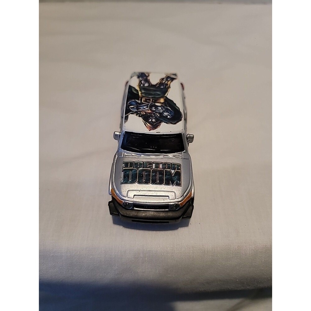 Marvel Maisto Power Racer w Pullback Motor Dr. Doom Toyota Cruiser Die Cast 2012